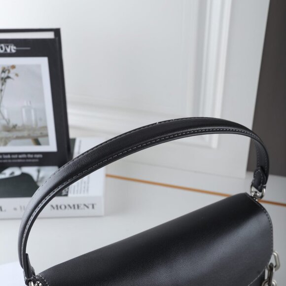 Chain Tabby 30 Shoulder Bag - Picture 3 of 9